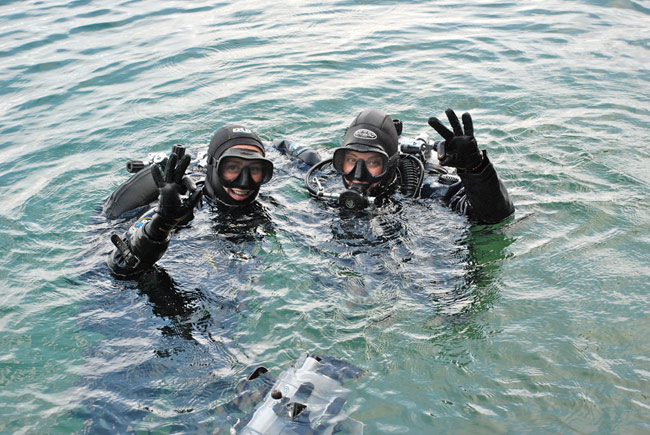 Girls Peeing Underwater