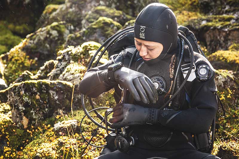 how to use a drysuit